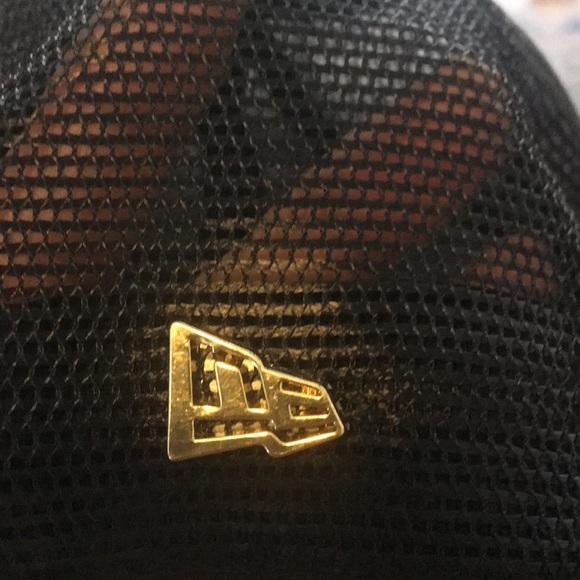 New Era Black Label LA Lakers Trucker Style Hat - Picture 8 of 8